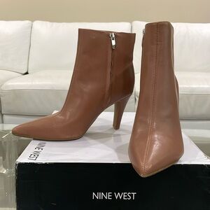NIB Nine West caramel leather booties ankle boots in dark tan real leather 8 new